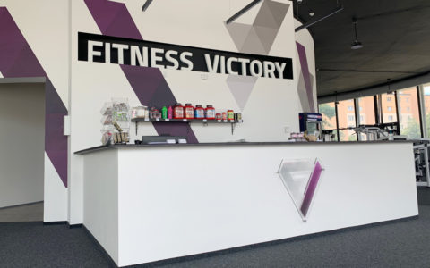 Označení interiéru Fitness Victory